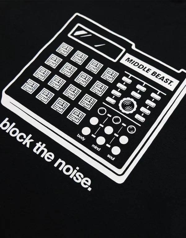 longsleeve-block-the-noise-black-detailed